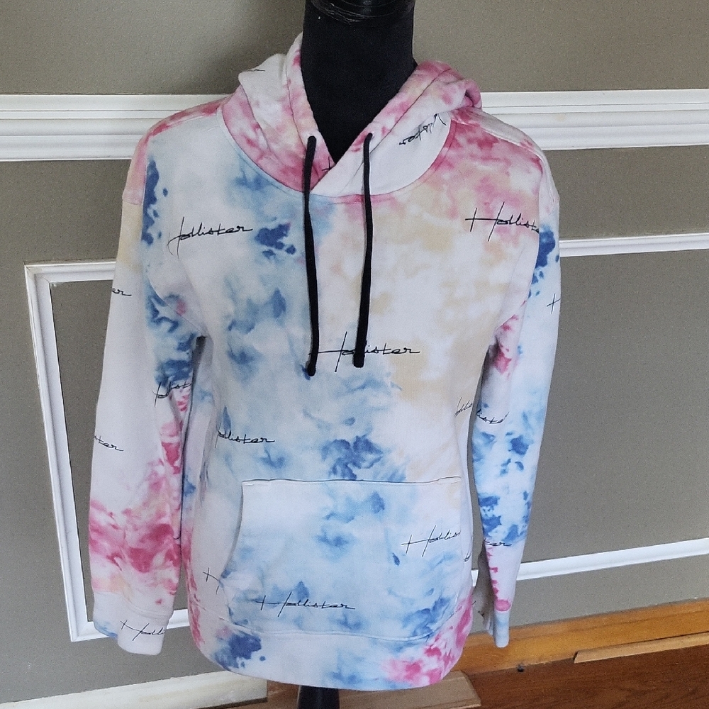 HOLLISTER Must Have Collection Tie-Dye Hoodie with Script Logo Size XS